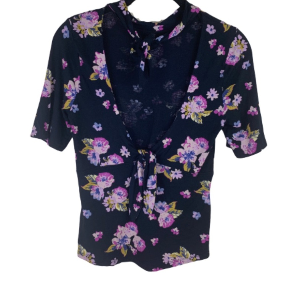Free People v neck choker floral fitted top